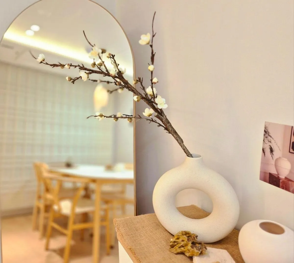 Urban Corner Stay New Building 2 Rooms, 1 Living Room, 1 Kitchen # Seokchon Lake Cherry Blossom # Lotte World # Kspo Seoul