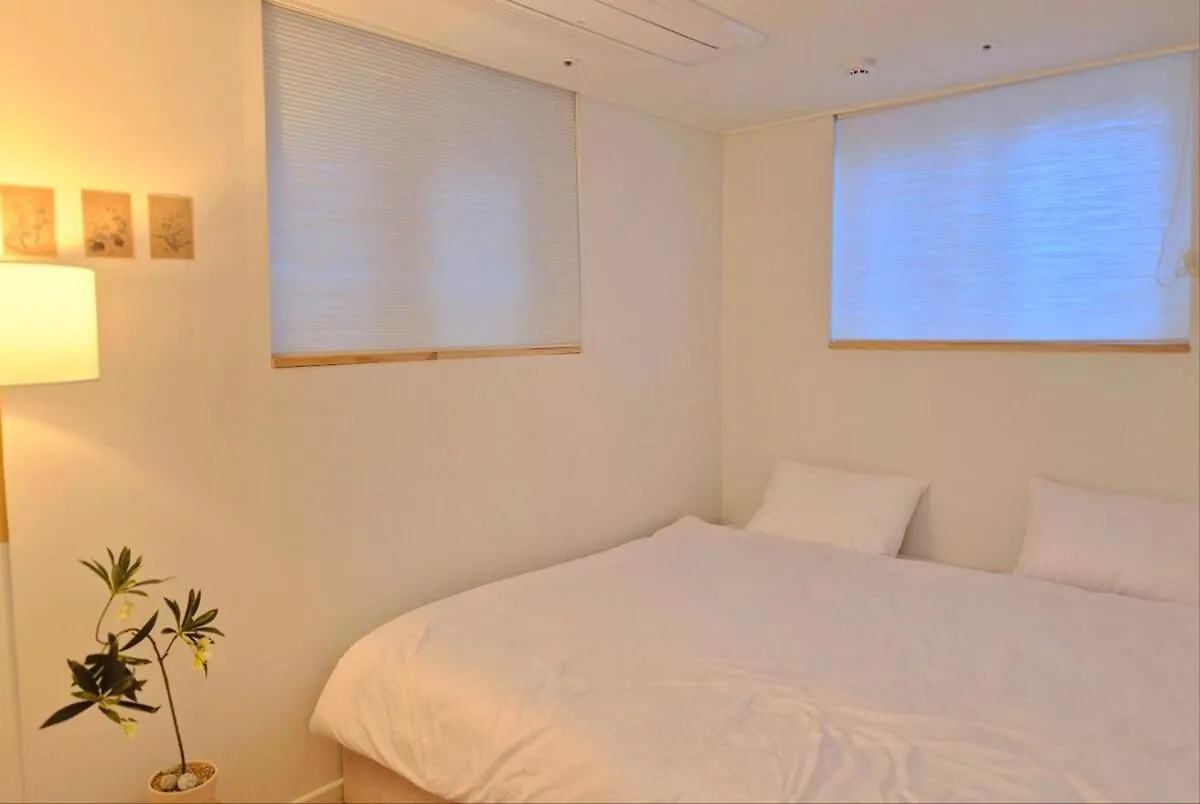Urban Corner Stay New Building 2 Rooms, 1 Living Room, 1 Kitchen # Seokchon Lake Cherry Blossom # Lotte World # Kspo Seoul
