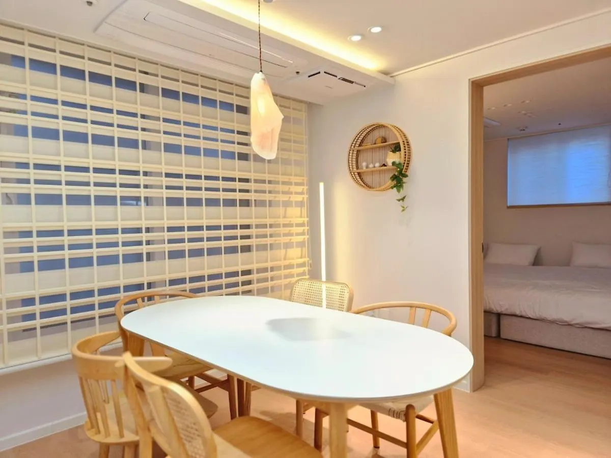 Urban Corner Stay New Building 2 Rooms, 1 Living Room, 1 Kitchen # Seokchon Lake Cherry Blossom # Lotte World # Kspo contacts